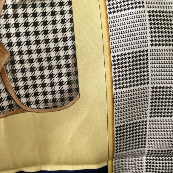 EUC Vintage Perfume Scarf - Picture 8 of 10